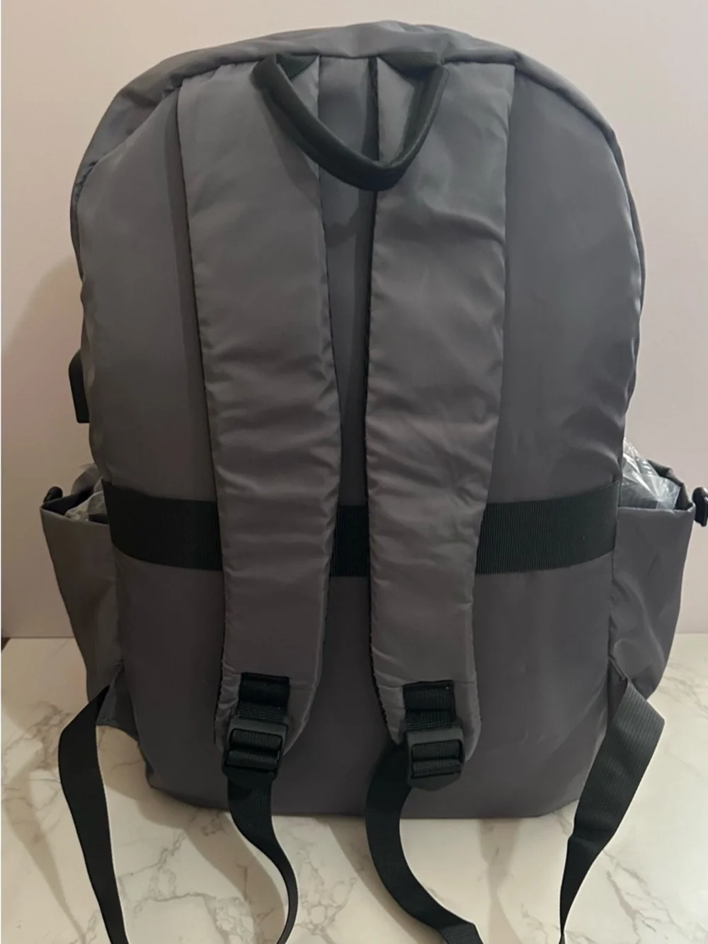 Sleek Gray Men’s Travel Backpack - Modern Everyday Carry with USB port